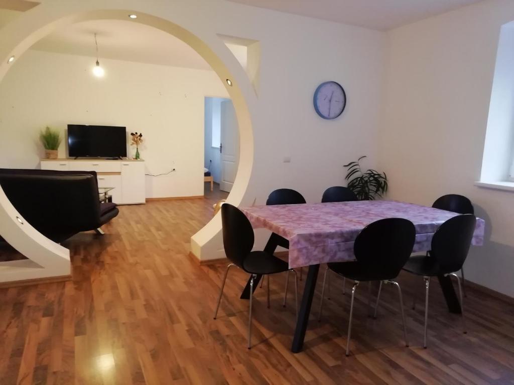 Land Wohnung