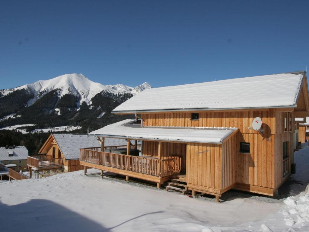 Chalet in Hohentauern with hot tub and sauna