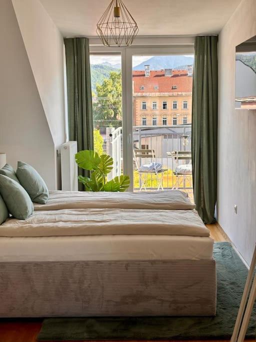 Helle Dachgeschosswohnung im Zentrum