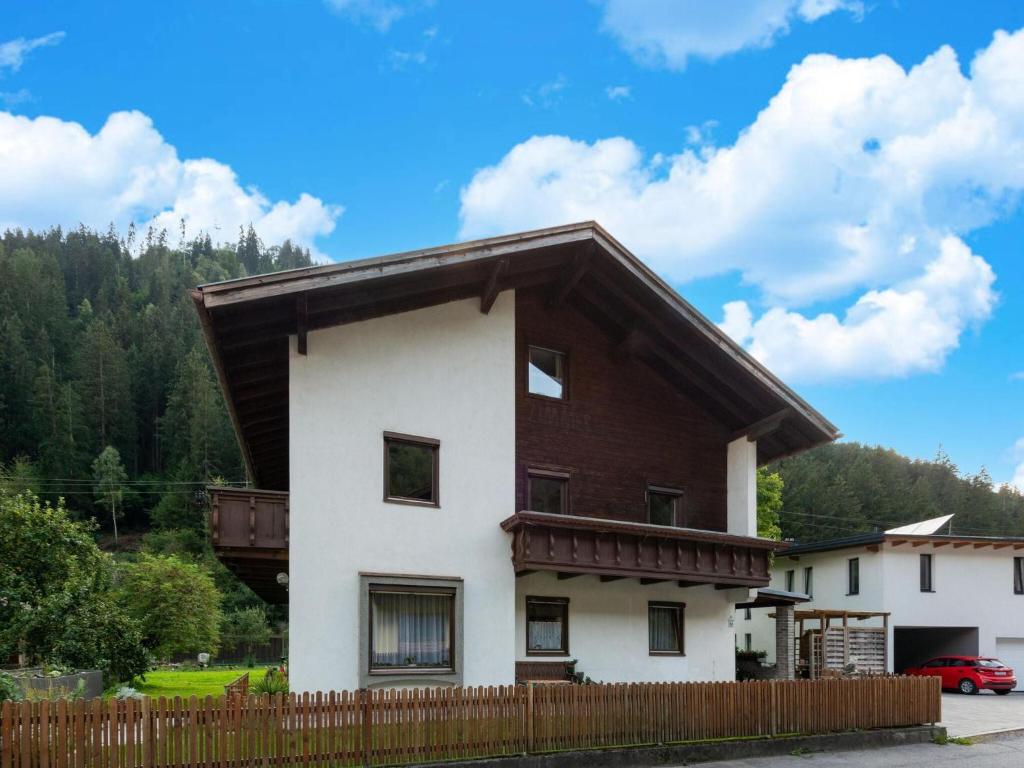 Spacious apartment with balcony
