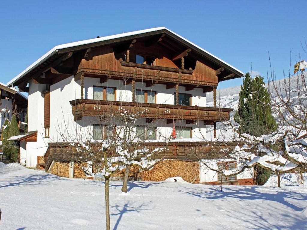 Beautiful apartment in Fugen Zillertal