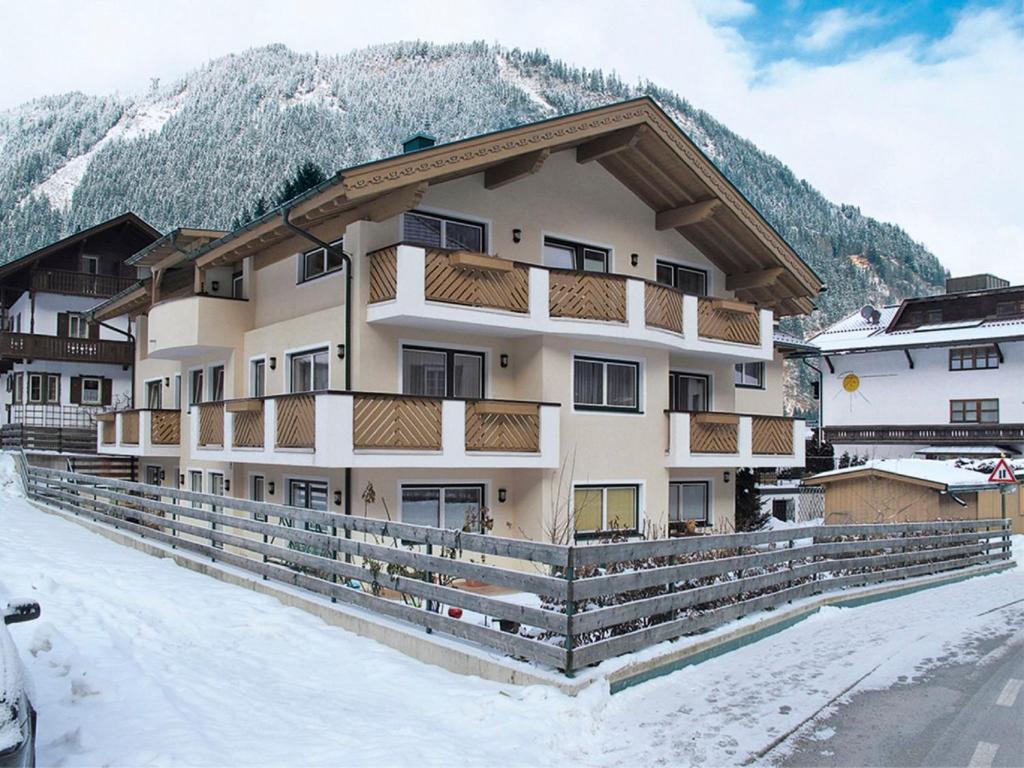 Apartment Rosa-10 by Interhome