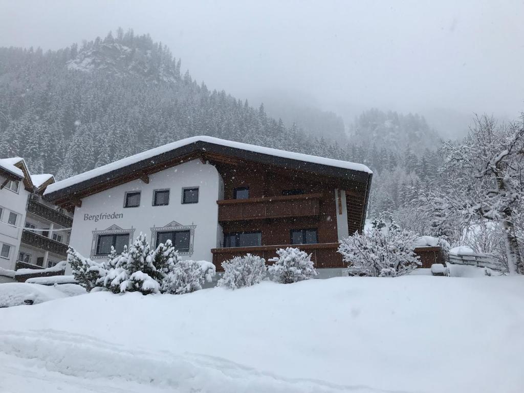 Haus Bergfrieden