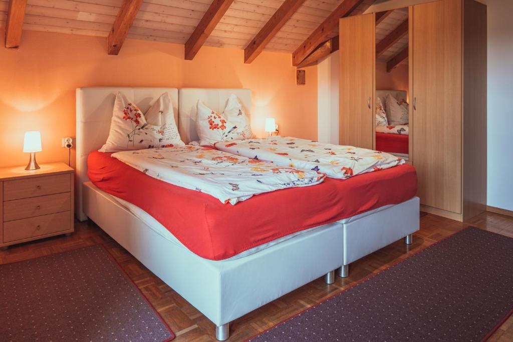 Armonia Altach, 4-6 P, Küche, Parkplatz, Balkon, Wifi, Garten