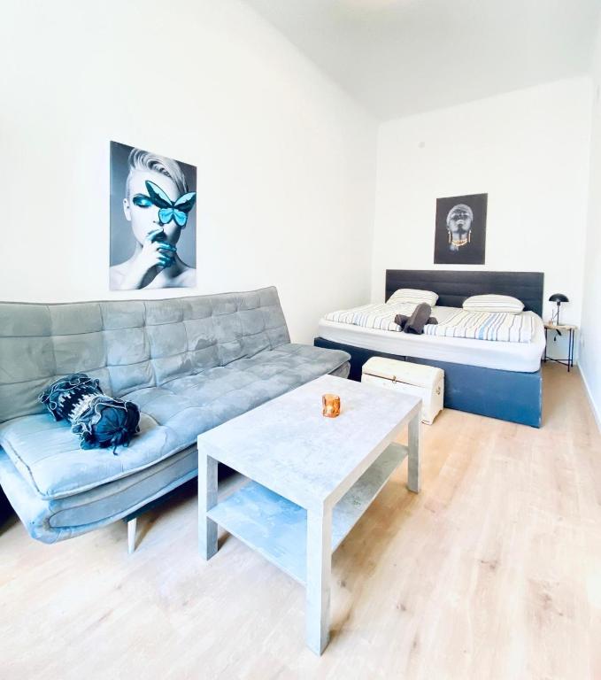 5BR Shared Apt Ideal for Groups 7 Min to Westbahnhof