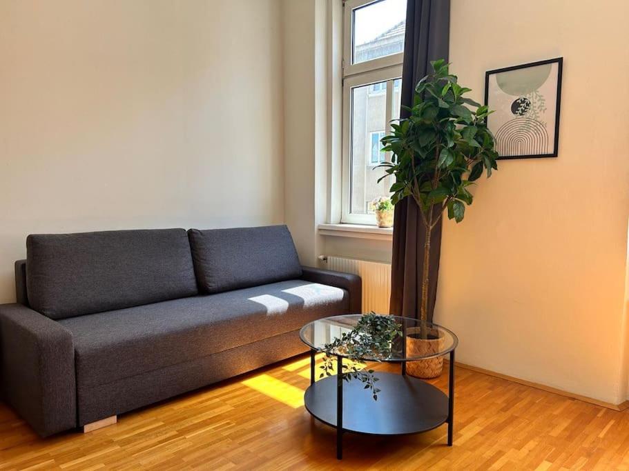 90 m2 Spacious Apartment with Free Parking