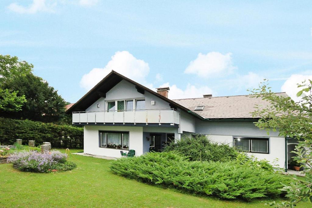 Apartment in St Kanzian am Klopeiner See with garden