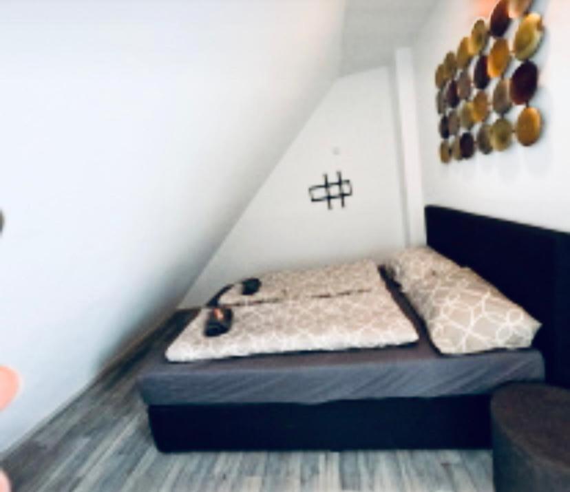 Central 4 Sahred BR Apt with Terrace, 10Min Walk to Augarten