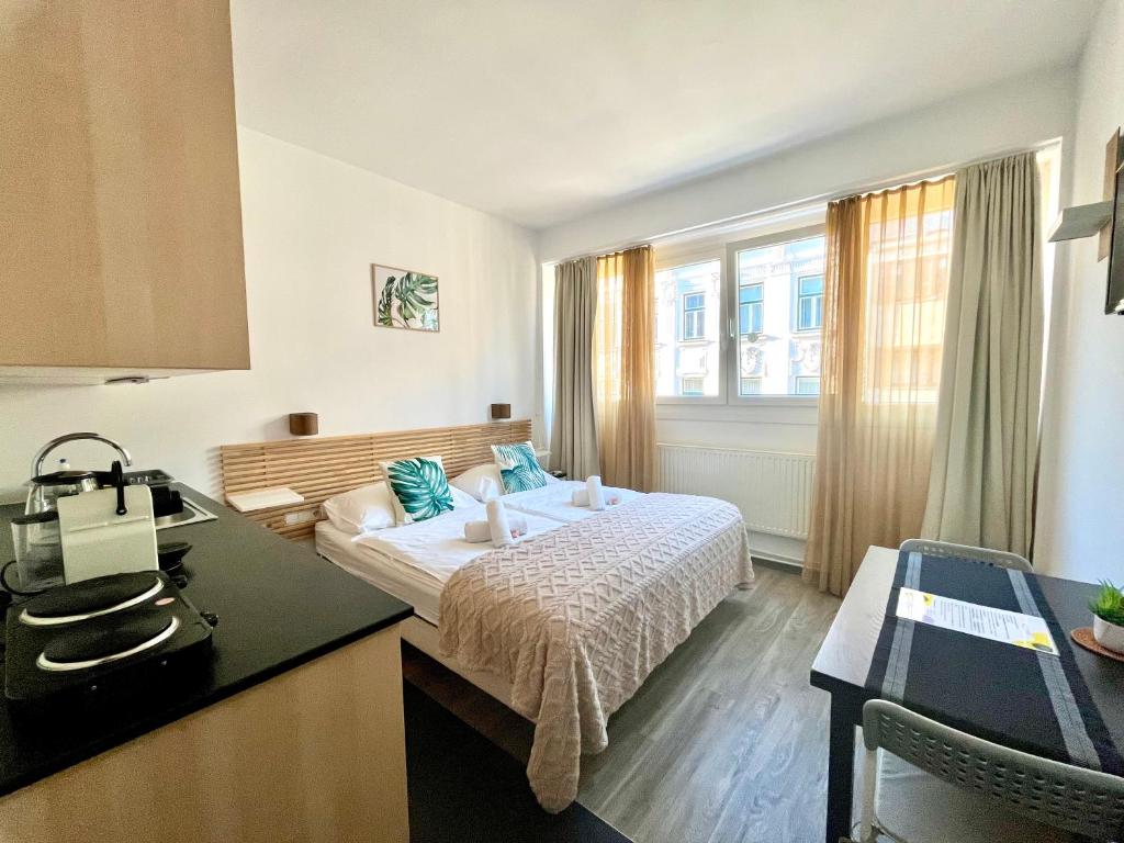 Cosy & green studio apartment in central station district