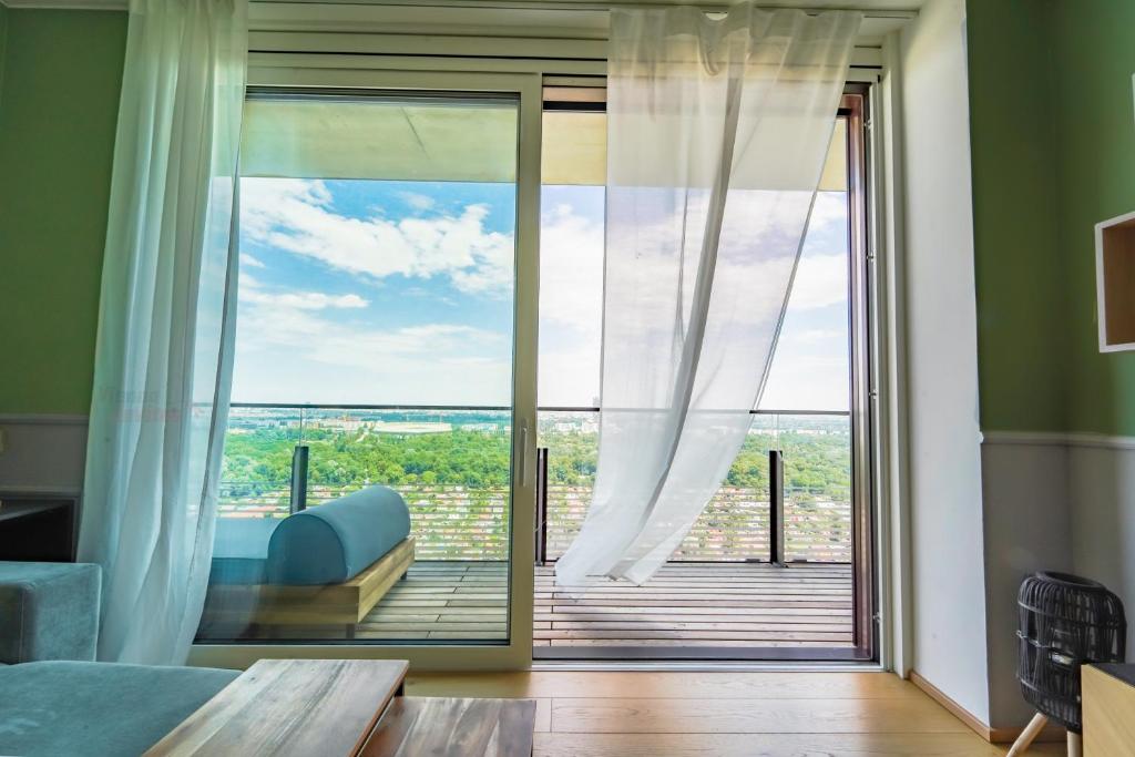 TrIIIple 7Heaven - Amazing View on top floor with rooftop pool