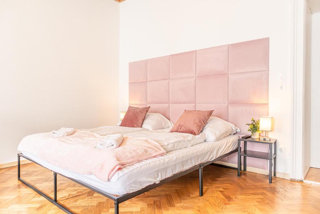 Spacious 3BR Apartment Comfortable and Central