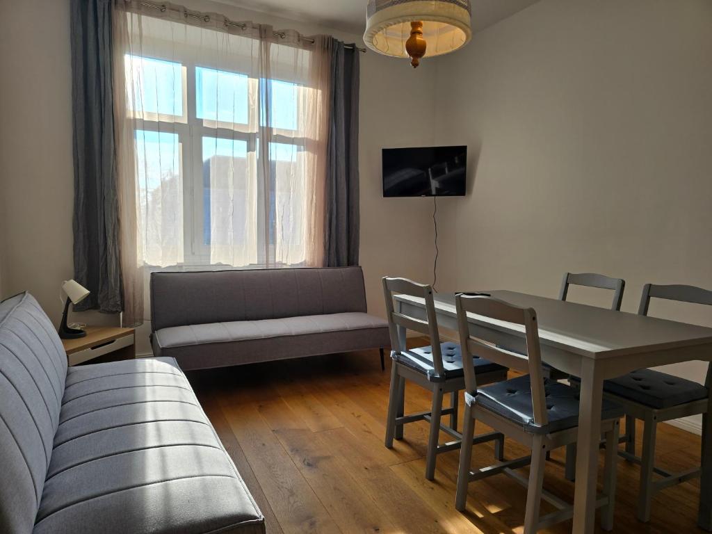 3Bedrooms for 6