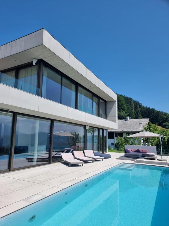 Attersee Luxury Design Villa with dream views, large Pool and Sauna